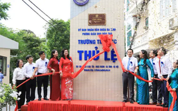 Trường Tiểu học Thủ Lệ được gắn biển công trình cấp quận
