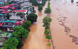 Sông Hồng xuất hiện lũ lớn hiếm gặp