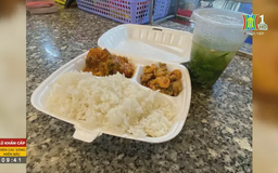 Tình người trong bão lũ