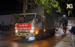 Chung tay hỗ trợ đồng bào vùng lũ