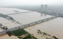 Hà Nội rút báo động 2 trên sông Hồng, sông Đuống
