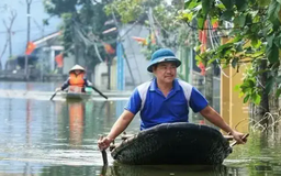 Nước rút chậm, nhiều khu vực ở Chương Mỹ vẫn ngập sâu