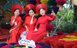 Người dân hào hứng tận hưởng Lễ hội Thu Hà Nội
