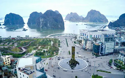 Hạ Long đón hàng chục nghìn khách sau bão Yagi