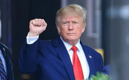 Cựu Tổng thống Donald Trump gặp khó trước cuộc bầu cử