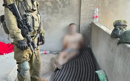 Cảnh Israel bắt giữ tay súng Hezbollah cố thủ trong đường hầm