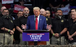 Ông Trump cam kết tăng cường tuần tra biên giới