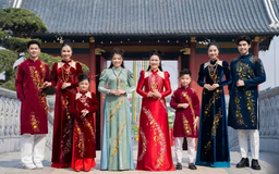 Đưa vẻ đẹp kỳ bí của vũ trụ vào áo dài Việt