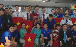Chuyến bay đặc biệt đưa các người hùng về nước