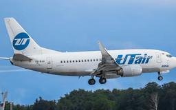 Máy bay Boeing 737 hạ cánh khẩn cấp tại Nga