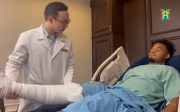 Xuân Son tập cử động nhẹ