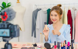 Siết thu thuế với người nổi tiếng livestream bán hàng