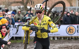 Wout Van Aert giành chiến thắng tại giải đua xe đạp Dendermonde