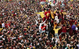 Lễ hội tôn giáo tại Philippines thu hút trăm nghìn tín đồ