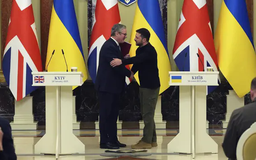 Anh và Ukraine ký thoả thuận hợp tác trăm năm