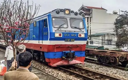Vé tàu Tết chủ yếu còn chặng ngắn và số lượng ít