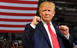 Lễ nhậm chức của ông Donald Trump phải chuyển vào trong nhà