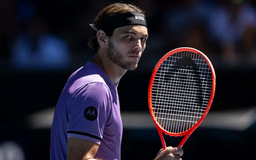 Taylor Fritz dễ dàng đi tiếp vào vòng 3 giải Australia Open