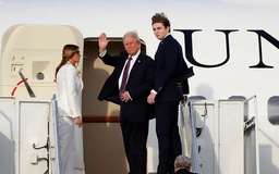 Ông Donald Trump tới Washington D.C chuẩn bị nhậm chức