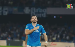 CLB Napoli tri ân Khvicha Kvaratskhelia