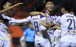 CLB Hà Nội áp sát top 3 V-League