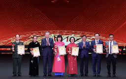 Tổng Bí thư trao Giải Búa liềm vàng lần thứ IX