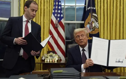 Ông Trump ân xá cho hơn 1.500 người tham gia bạo loạn