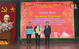 Quận Hoàn Kiếm chăm lo Tết các gia đình chính sách