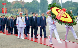 Lãnh đạo Đảng, Nhà nước và TP. Hà Nội vào Lăng viếng Bác