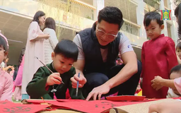Trẻ mầm non vui chợ Tết