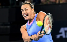 Aryna Sabalenka chật vật vào bán kết Australia Mở rộng 2025