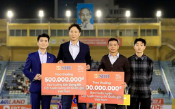 HLV Kim Sang Sik nhận thưởng lớn trước khi nghỉ Tết