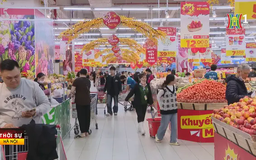 Nguồn cung Têt dồi dào, giá cả chỉ tăng nhẹ