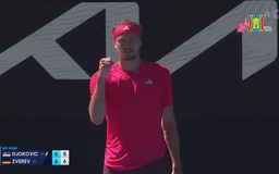 Novak Djokovic xô đổ ký lục của Roger Federer