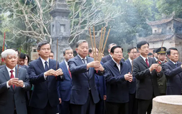 Tổng Bí thư Tô Lâm dâng hương tại cố đô Hoa Lư