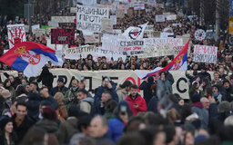 Biểu tình lan rộng ở Serbia