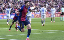 Barcelona rút ngắn khoảng cách với Real Madrid