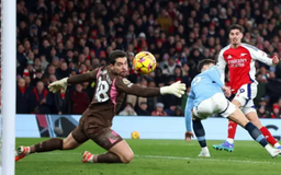 Arsenal 'hủy diệt' Manchester City, nuôi hi vọng vô địch NHA