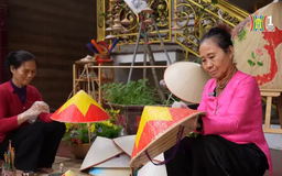 Nghệ thuật trên nón lá làng Chuông