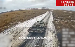 Cận cảnh UAV Nga tấn công xe tăng Challenger 2 của Ukraine