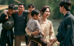 'Đèn âm hồn' vượt doanh thu phim của Trấn Thành, Thu Trang