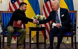 Ông Trump muốn Ukraine trả lại 500 tỷ USD