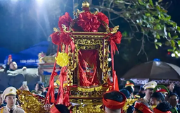 Không khí thiêng liêng tại Lễ hội Khai ấn Đền Trần