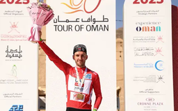 Adam Yates đăng quang kịch tính tại Tour Of Oman 2025