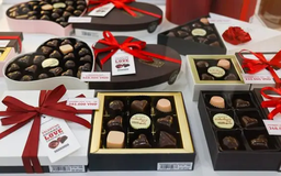 Sôi động thị trường quà tặng Valentine