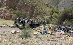 Tai nạn thảm khốc ở Bolivia, ít nhất 31 người tử vong