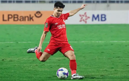 HLV Kim Sang Sik tìm ra hậu vệ phải số 1