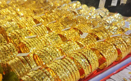 Giá vàng bất ngờ giảm
