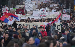 Cảnh sát ngăn làn sóng biểu tình lan rộng tại Serbia