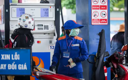 Giá xăng tiếp tục giảm